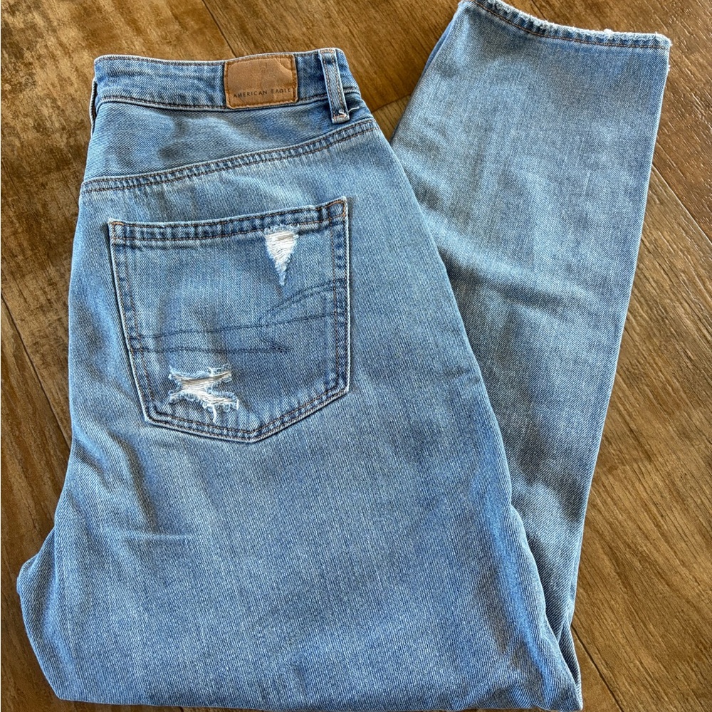 American Eagle Outfitters Medium Blue Straight Leg Jeans Size 8 Short